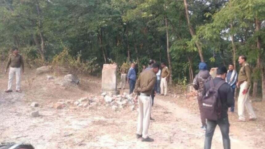 CG Crime: 10 दिन से लापता बालक का सड़क किनारे मिला शव, गले पर रस्सी के निशान, जांच में जुटी पुलिस