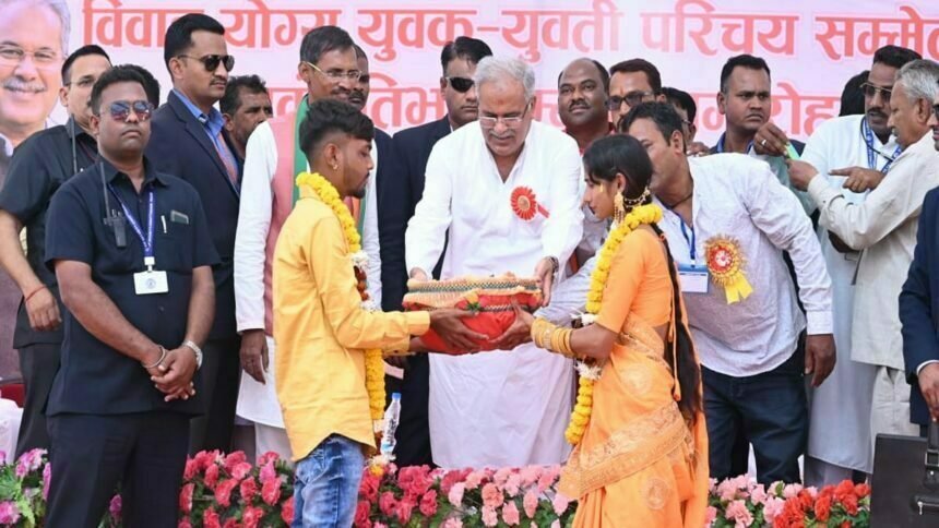 सीएम बघेल ने कहा-इस समाज के लोगों ने बनाए 14 स्कूल, शिक्षा के क्षेत्र में ही मेहनत करने से होता है विकास