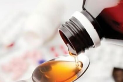 Death of 18 Children: कफ सिरप निर्माता कंपनी ने बंद किया उत्पादन, जांच जारी