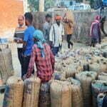 Big News: सरकार के नाक नीचे धान खरीदी में हो रही गड़बड़ी, कलेक्टर ने निरीक्षण कर पकड़ी चोरी, प्रभारी को थमाया कारण बताओं नोटिस