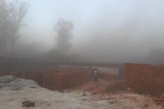 बड़े आंदोलन की तैयारी: धुल के गुबार से परेशान हुए लोग, कई बार हुई शिकायत फिर भी कोई समाधान नहीं, जाने क्या है मामला