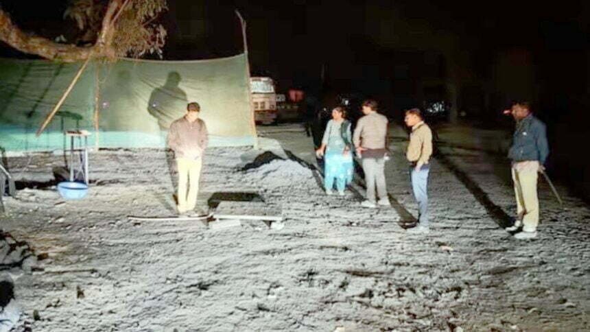 जिला प्रशासन की ताबड़तोड़ कार्रवाई, अवैध कोयला भंडारों से 40 टन कोयला जब्त