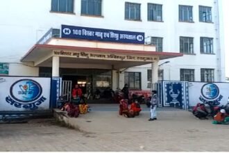 अंबिकापुर मेडिकल कॉलेज में 4 नवजात बच्चों की मौत, हड़कंप मचते ही डीन, कलेक्टर, CMHO पहुंचे अस्पताल, परिजन बेहाल