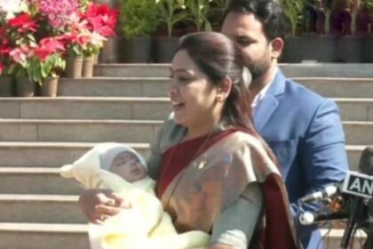 तीन महीने के मासूम को लेकर विधानसभा पहुंचीं विधायक, बोलीं- मतदाताओं के सवालों के जवाब लेने आई हूं