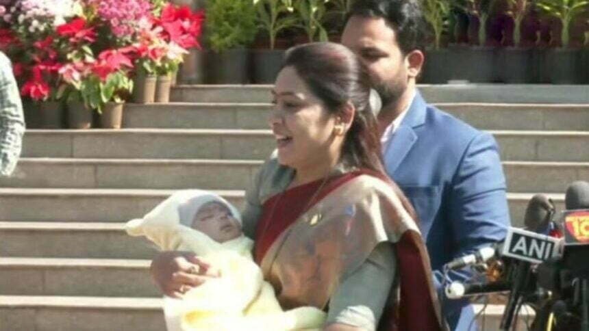 तीन महीने के मासूम को लेकर विधानसभा पहुंचीं विधायक, बोलीं- मतदाताओं के सवालों के जवाब लेने आई हूं