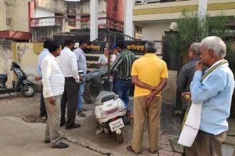 कुर्की पर सख्ती: इस जोन में निगम की कार्रवाई, बकायादारों से वसूले लाखों