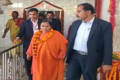 महामाया के द्वार पहुंची MP की पूर्व CM उमा भारती, रतनपुर के प्रसिद्ध सिद्धपीठ में की पूजा-अर्चना, की सुख-समृद्धि की कामना