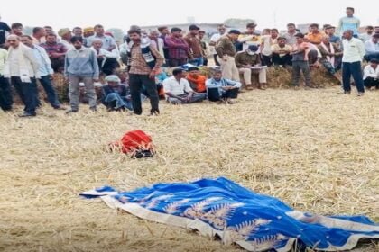 युवती के साथ दरिंदगी, नग्न हालत में पड़ी मिली लाश, हत्यारे ने बाल नोचा, एक हाथ उखाड़ा, बेटी की लाश देख चीख पड़ा पिता, फफक पड़े लोग