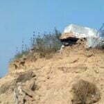 रेत माफियाओं के हौसले इतने बुलंद की खोद डाले 40 कब्र: तस्वीरें बयां कर रहीं अमानवीयता की कहानी, जाने क्या है मामला