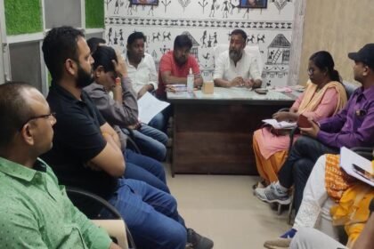 पीडब्ल्यूडी हुआ सख्त, इंजीनियरों के साथ समीक्षा कर काम बेचने वाले ठेकेदारों की बनेगी सूची