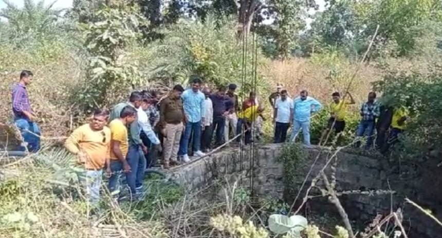 Big Breaking: नायब तहसीलदार की लापता कार मिली कुएं में, पत्नी सहित सवार सभी चारों की मौत, रेस्क्यू अभियान में जुटी पुलिस