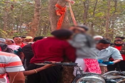शादीशुदा युवक ने गर्लफ्रेंड के साथ लगाई फांसी, छह महीने पहले दूसरी युवती के साथ बसाया था घर, पेड़ पर लटके मिली दोनों की लाश