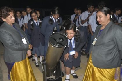 स्वामी आत्मानंद इंग्लिश मीडियम स्कूल में शुरू हुई तीन दिवसीय एस्ट्रो शाला, खगोलीय घटनाओं के प्रत्यक्षदर्शी बने विद्यार्थी