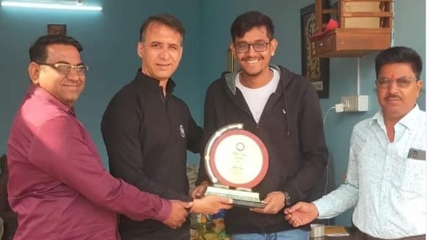 सीसीसीएआई का 'चेम्बर हमारा है' पर हुई चर्चा, व्यापारियों की जानी समस्याएं, उत्कृष्ट योगदान के लिए कैलाश हुए सम्मानित