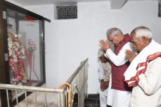 Bhent Mulakat: सिहावा पहुंच सीएम बघेल, भगत बाबा और माँ शीतला के दर्शन कर प्रदेश की सुख-समृद्धि की कामना की