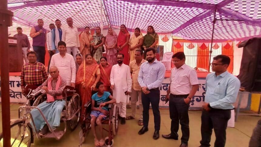 अंडा में प्रशासन तुंहर द्वार शिविर में आये 209 आवेदन, 155 का मौके पर ही निराकरण