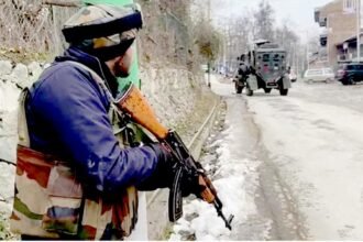 सुरक्षाबलों और आतंकियों के बीच मुठभेड़, दो आतंकी ढेर, हथियार भी बरामद