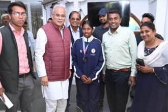 मुख्यमंत्री से नेशनल ट्रैक साइक्लिंग चैंपियनशिप 2022 की कांस्य पदक विजेता जय ज्योत्सना ने की मुलाकात