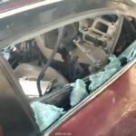 सड़क हादसा: अनियंत्रित होकर डिवाइडर से टकराई कार, महिला समेत तीन की मौत