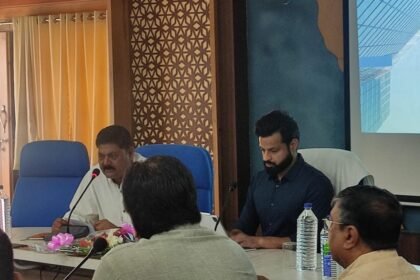 कलेक्टर ने ली प्राचार्यो की क्लास: विद्यार्थी कमजोर हो या मेधावी, सबको साथ लेकर चलना शिक्षक की जिम्मेदारी