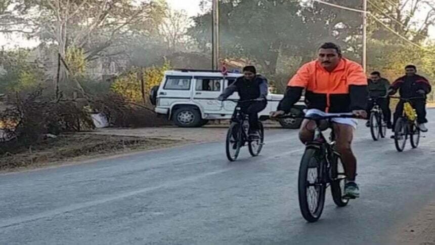 अरपा महोत्सव: जिले के स्थापना दिवस पर आईजी मीणा ने साईक्लोथॉन में लिया हिस्सा, 10 को बड़े आयोजन की तैयारी