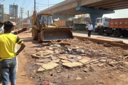 अतिक्रमण पर चला निगम बुलडोजर, बनाई गई सामानों की जब्ती और दी समझाइश