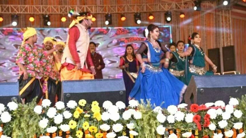 तीन दिवसीय मैनपाट उत्सव का रंगारंग शुभारंभ, मंच पर बिखरी छत्तीसगढिय़ा गीत-संगीत की संस्कृति