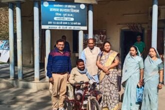 समाज कल्याण विभाग द्वारा दिव्यांग को मिला व्हील चेयर