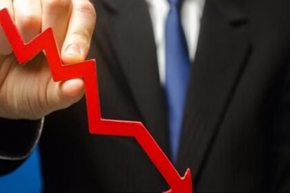 Share Market: शेयर बाजार में गिरावट; सेंसेक्स 500 अंक फिसला, निफ्टी 23400 के नीचे