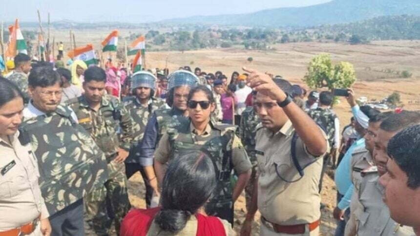 एल्युमिनियम प्लांट का विरोध: सरकारी अमलों पर भारी पड़े ग्रामीण, सीमांकन के लिए पहुंची टीम वापस लौटी