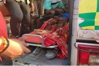 तीन युवकों पर बाघ ने किया हमला, एक की मौत दो की हालत गंभीर, 20 मिनट तक किया संघर्ष, बाघ भी घायल