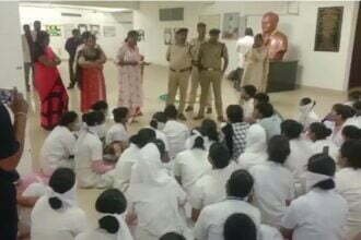 Big News: सीसीएम कंचादुर में छात्रावास अधीक्षक पर छेड़छाड़ का आरोप, एबीवीपी व छात्र-छात्राओं ने किया प्रदर्शन, Video