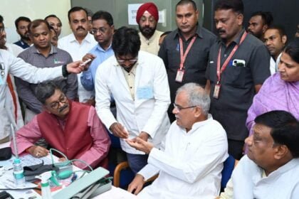 विधानसभा अध्यक्ष डॉ. महंत और मुख्यमंत्री बघेल ने तीन दिवसीय स्वास्थ्य शिविर का किया उदघाटन