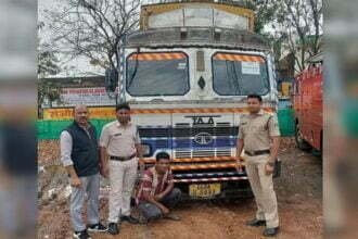 अवैध कोयला परिवहन पर कार्रवाई, दो ट्रक में लदे 40 टन माल के साथ दो गिरफ्तार