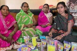 प्राकृतिक गुलाल की खुशबू से महकेगा शहर, समूह की महिलाओं ने तैयार की हर्बल गुलाल