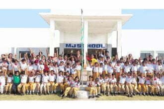 भिलाई का यह स्कूल जो नहीं लेता एडमिशन फिस, साथ में गणवेश भी फ्री, और भी कई सौगातें