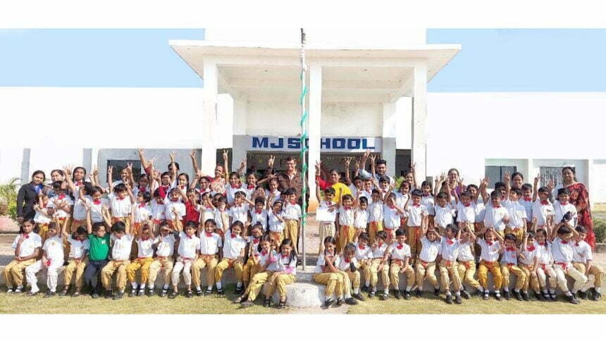 भिलाई का यह स्कूल जो नहीं लेता एडमिशन फिस, साथ में गणवेश भी फ्री, और भी कई सौगातें
