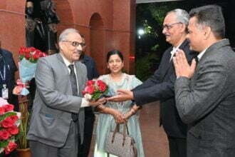 नवनियुक्त मुख्य न्यायाधीश रमेश सिन्हा पहुंचे राजधानी रायपुर, राजभवन में आज लेंगे शपथ