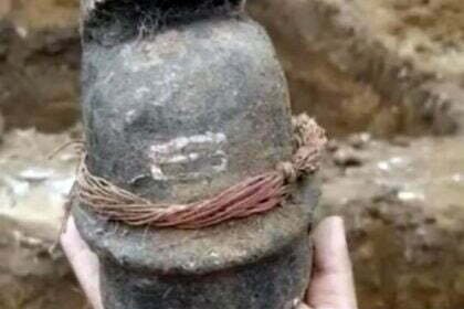 खुदाई में मिला शिवलिंग, उमडऩे लगी लोगों की भीड़ और करने लगे पूजा पाठ