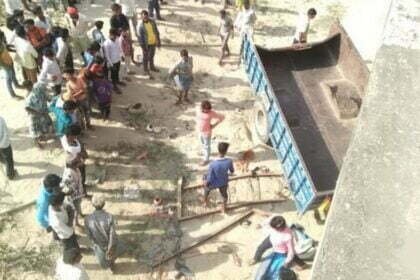दर्दनाक हादसा: नदी के पुल से नीचे गिरी ट्रैक्टर-ट्रॉली, 14 लोगों की मौत, सीएम ने जताया दुख