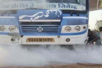 बड़ी घटना टली: पेट्रोल पंप पर तेल भरवाने के दौरान बस में लगी आग, किसी के हताहत होने की सूचना नहीं