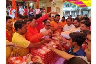 हनुमान जन्मोत्सव पर सेक्टर-9 मंदिर में दया ने की विशेष पूजा, चढ़ाया 101 किलो लड्डू का भोग