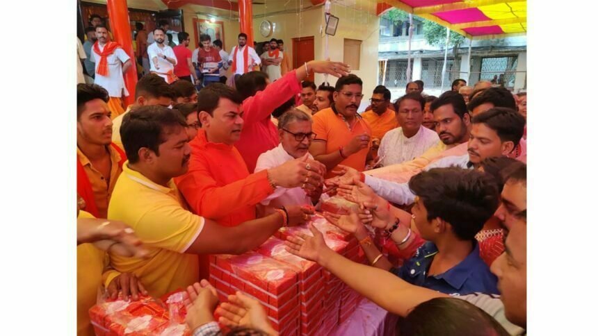 हनुमान जन्मोत्सव पर सेक्टर-9 मंदिर में दया ने की विशेष पूजा, चढ़ाया 101 किलो लड्डू का भोग