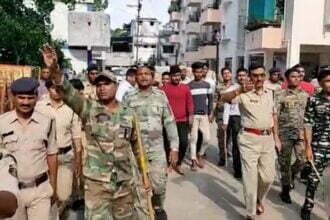 हत्या के आरोपियों का निकाला जुलूस, तीन पहले की थी ऑटो चालक की हत्या