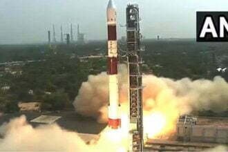 इसरो ने सिंगापुर की दो सैटेलाइट टेलीओएस-2 और ल्यूमलाइट-4 को किया लॉन्च