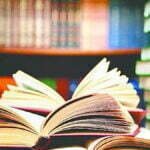 निजी स्कूलों की मनमानी: महंगी किताबों की शिकायत पर कार्रवाई, 256 स्कूलों में छापे, 22 को नोटिस