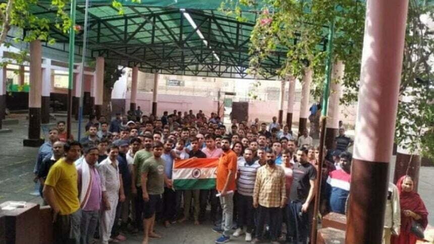 सेना और अर्धसैनिक बलों के बीच संघर्ष जारी, भारतीयों की वापसी के लिए आपरेशन कावेरी शुरू