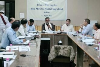 समीक्षा बैठक: मंत्री प्रहलाद पटेल ने कहा जल जीवन मिशन के कार्य मार्च 2024 तक पूरी गुणवत्ता के साथ पूरा करें