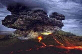 शिवलुच ज्वालामुखी में विस्फोट, लगभग 10 किलोमीटर की ऊंचाई तक दिखा राख का ढेर