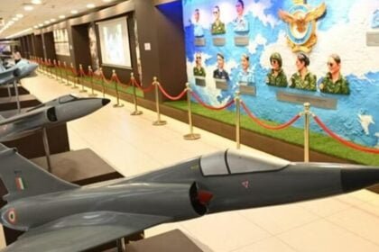 रक्षामंत्री राजनाथ सिंह ने किया देश का पहला वायुसेना विरासत केंद्र का उद्घाटन